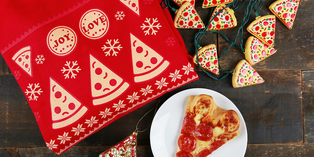 'Tis The Cheese'n Holiday Starter Packages pack all the holiday bells and whistles.