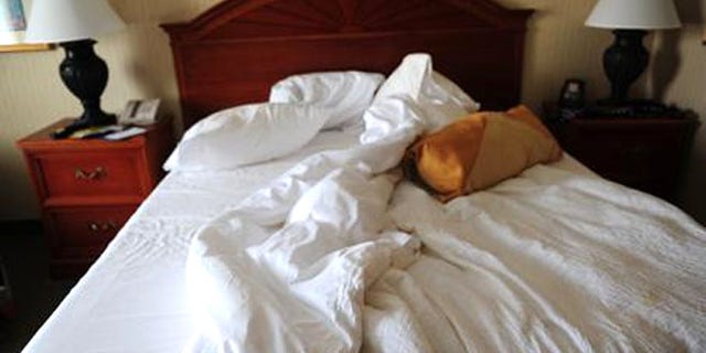 Reddit users give their tips on how to get the most from hotel stays and what to stay away from.