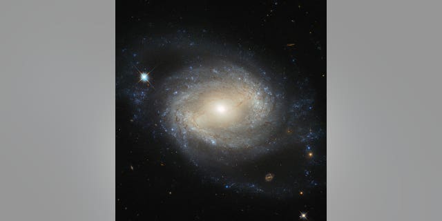 Galaxy NGC 4639 (ESA/Hubble & NASA).