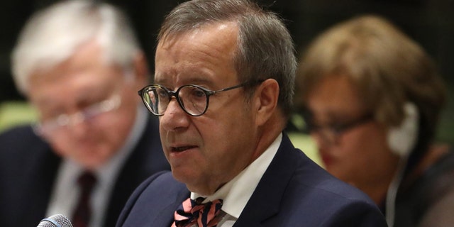 President Toomas Hendrik Ilves of Estonia speaks during a high-level meeting on addressing large movements of refugees and migrants at the United Nations General Assembly in Manhattan, New York, U.S. September 19, 2016. REUTERS/Carlo Allegri - RTSOGAR