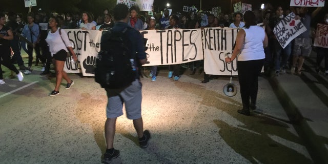 Protesters leaving the freeway.