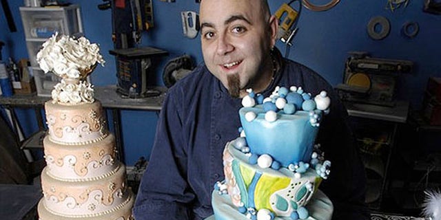 Baltimore celebrity baker Duff Goldman and Charm City Cakes owner is baking for President Barack Obama's inaugural ball.