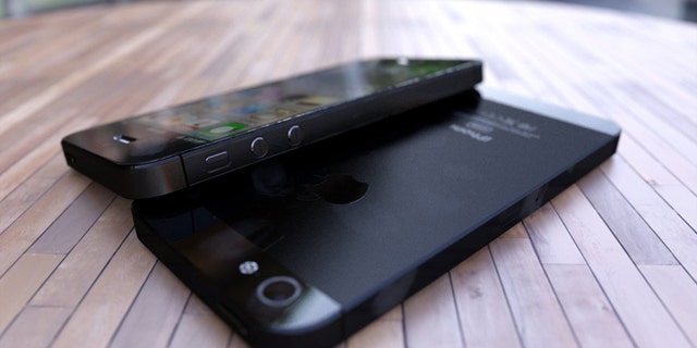 Computer renderings of one industrial designer's vision of the iPhone 5 -- based on leaked images from tech blogs -- were good enough to fool several tech blogs.