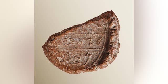 The seal mark discovered in Jerusalem (Eilat Mazar/Biblical Archaeological Society)