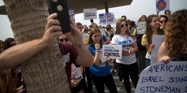 People in Israel stand in solidarity with the students from Marjory Stoneman Douglas High School.