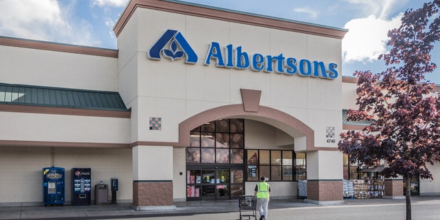 Westlake Legal Group istock-505772463 Albertsons joins other retails with gun policy change fox-news/us/crime/mass-murder fox-news/us fox-news/food-drink fox news fnc/us fnc David Aaro article 1fcc3cfa-3903-5048-ba7e-343983b16df5