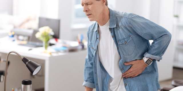 man_stomach_pain