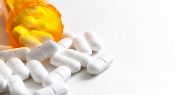 pills_whitebckrnd