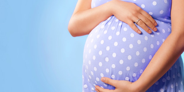 pregnancy_dress_istock