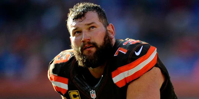 CLEVELAND, OH - NOVEMBER 27, 2016: Left tackle Joe Thomas #73 of the Cleveland Browns kneels during timeout in the second quarter of a game against the New York Giants on November 27, 2016 at FirstEnergy Stadium in Cleveland, Ohio. New York won 27-13.