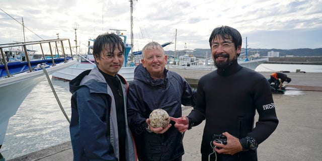 Ian McCann (center) with project leader Dr Jun Kimura of Tokai University (left) (Ian McCann)