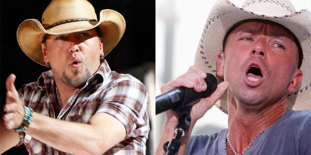 Country singers Jason Aldean (L) and Kenny Chesney (R).