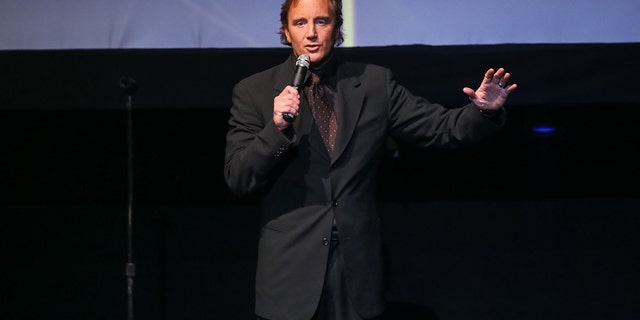 Comedian Jay Mohr sounded off on a college professor for her insulting tweets about the late Barbara Bush.