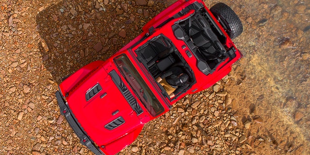 6b76ada2-2018 Jeep Wrangler