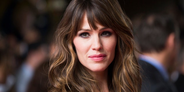 Actress Jennifer Garner arrives for the "Men Women & Children" gala at the Toronto International Film Festival (TIFF) in Toronto, September 6, 2014. REUTERS/Mark Blinch (CANADA - Tags: ENTERTAINMENT) - RTR457KT
