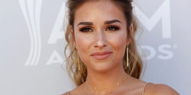 Jessie James Decker Shares Breastfeeding Video As She Talks About Her 