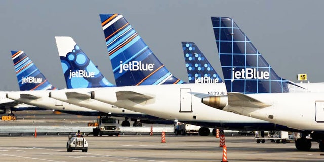 JetBlue is recruiting wannabe pilots through a new training program.