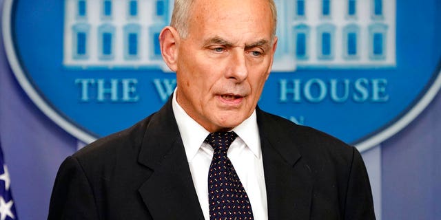 Kepala Staf Gedung Putih John Kelly berbicara kepada media dalam briefing harian di Brady Press Briefing Room Gedung Putih, Kamis, 19 Oktober 2017.