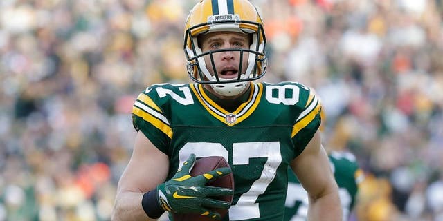 Dec 24, 2016; Green Bay, WI, USA; Green Bay Packers wide receiver Jordy Nelson (87) looks at the crowd after catching a touchdown pass against the Minnesota Vikings at Lambeau Field. Mandatory Credit: Jim Matthews/USA TODAY NETWORK-Wisconsin via USA TODAY Sports