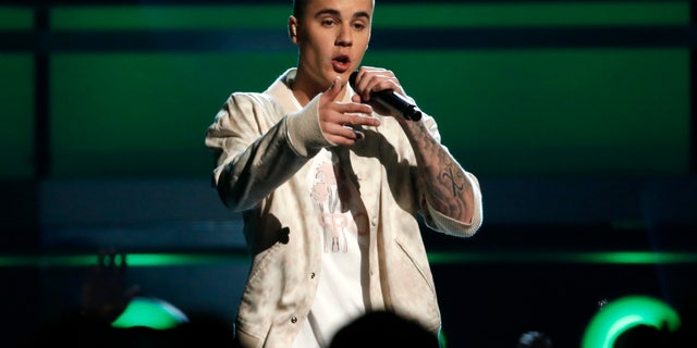 Justin Bieber performs a medley of songs at the 2016 Billboard Awards in Las Vegas, Nevada, U.S., May 22, 2016.
