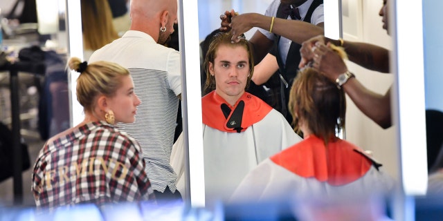 Justin Bieber takes Hailey Baldwin to his haircut days after the two were snapped crying in public | Fox News Justin Bieber takes Hailey Baldwin to his haircut days after the two were snapped crying in public | Fox News