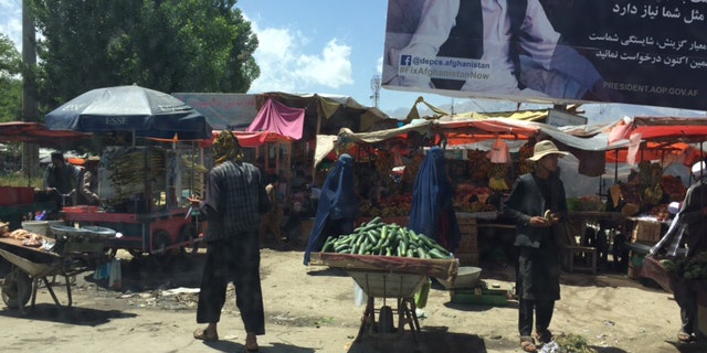 An outdoor market in Kabul