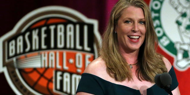 Katie Smith, newly inducted into basketball's Hall of Fame, is the leading scorer in women's professional basketball history.
