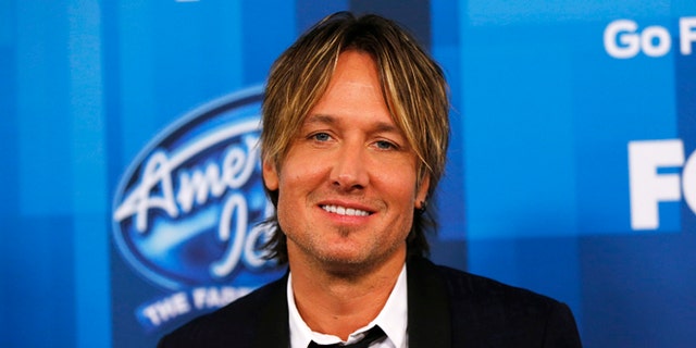 Keith Urban arrives at the American Idol Grand Finale in Hollywood, California April 7, 2016.