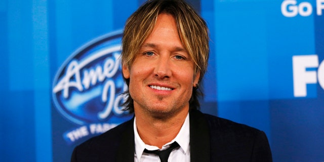 Keith Urban arrives at the American Idol Grand Finale in Hollywood, California April 7, 2016.