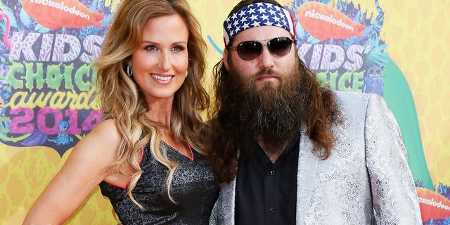 Willie Robertson and Korie Robertson debated the issue of kneeling at NFL games during their Facebook Watch series.