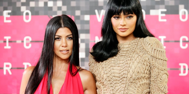 https://www.instagram.com/p/BhiFdhGBNvu/?taken-by=kourtneykardash