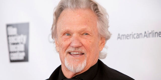 Kris Kristofferson attends the 40th Anniversary Chaplin Award Gala at Avery Fisher Hall at Lincoln Center for the Performing Arts in New York April 22, 2013. REUTERS/Andrew Kelly (UNITED STATES - Tags: ENTERTAINMENT) - RTXYWB5