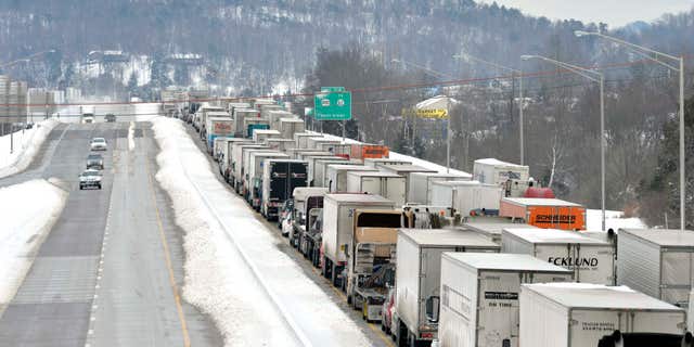 March 5, 2015: Traffic backs up as more than 50 miles of Interstate 65 southbound is shut down from the weather.