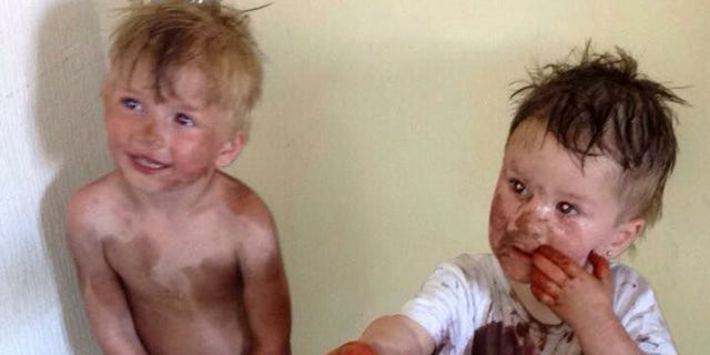 Toddlers Go Wild With Moms Selftanner Make Viral Mess Fox News