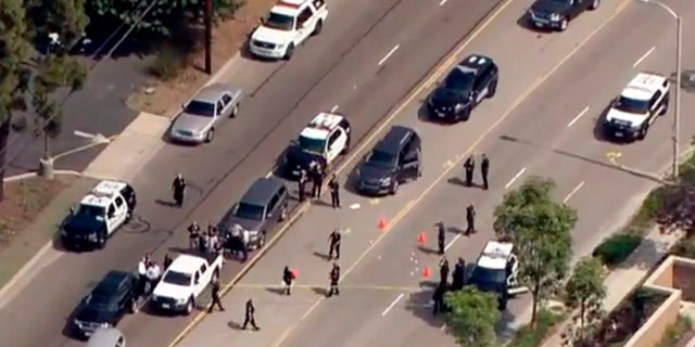 Los Angeles police officer wounded in shooting with suspect | Fox News
