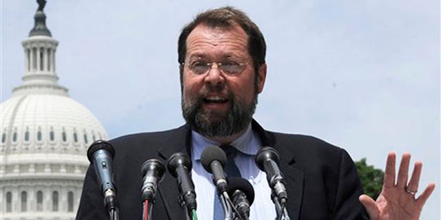 In this May 22, 2009 file photo, then-Rep. Steven LaTourette, R-Ohio speaks on Capitol Hill in Washington. Former Rep. LaTourette, gravely ill with pancreatic cancer, has filed a claim against the government over the treatment he received from his Capitol doctors.