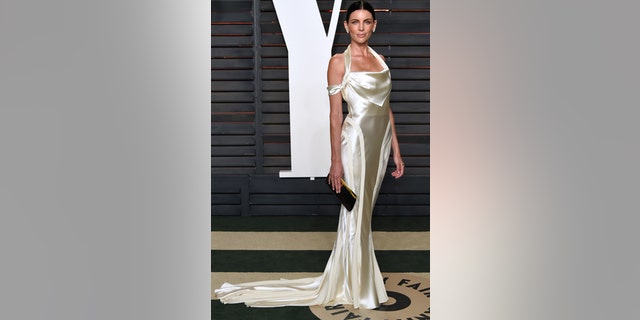 Liberty Ross arrives at the Vanity Fair Oscar Party on Sunday, Feb. 28, 2016, in Beverly Hills, Calif.