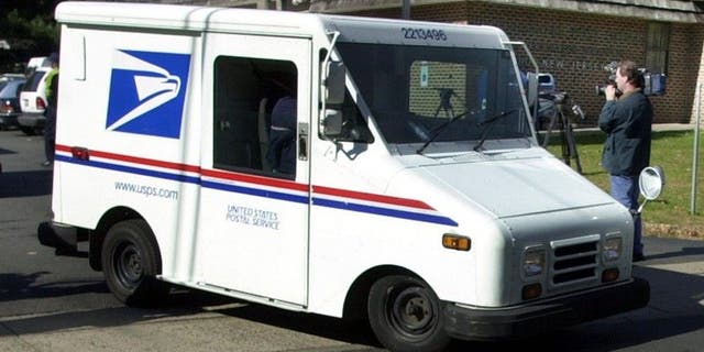 Next Generation Us Postal Service Truck Starts Zipping Around Town Roximately 140 000 Grumman Llvs Are In Service With The Usps
