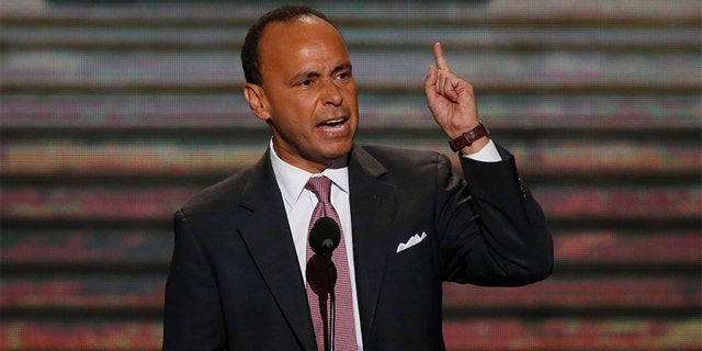 U.S. Rep. Luis Gutierrez (D-IL) addresses delegates during the second session of the Democratic National Convention in Charlotte, North Carolina, September 5, 2012.   REUTERS/Jason Reed (UNITED STATES  - Tags: POLITICS ELECTIONS)   - TB3E8951NOFXO