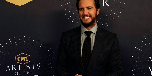 luke bryan cmt artist ap