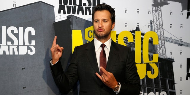 Luke Bryan will be singing at the opening of the NHL game on Sunday night.