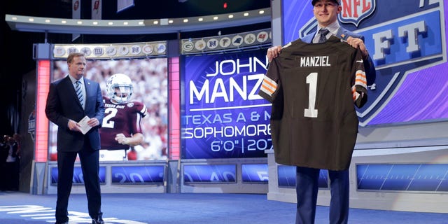 86e7acf4-NFL Draft Football