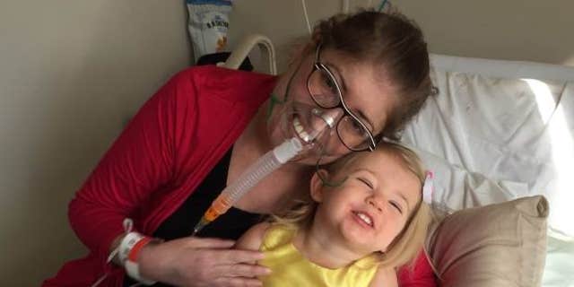Melissa Benoit lived for 6 days without lungs.