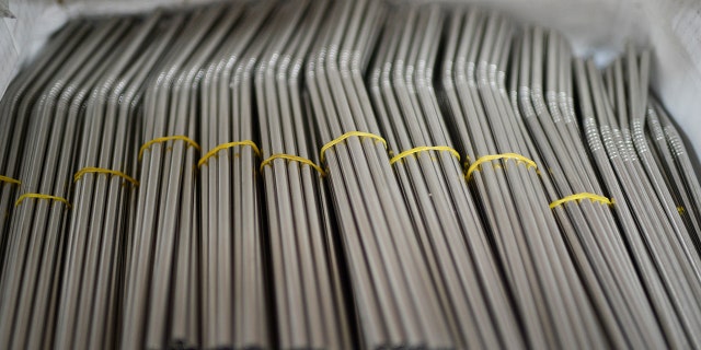 The new bill would require food vendors to forego straws, or offer reusable alternatives made from metal, paper or bamboo.