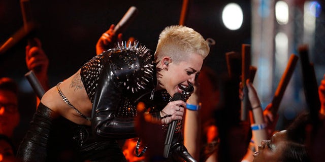 Miley Cyrus performed "Rebel Yell" at a VH1 show in 2012.