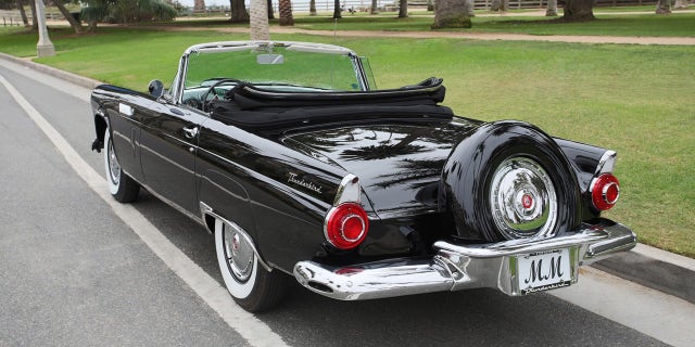 This stunning Ford Thunderbird owned by Marilyn Monroe from 1955 to 1962 will be sold by Julienâs Auctions, on November 17, 2018. See SWNS story SWMONROE. It is estimated that it will sell for $250,000-$500,000. One of the most desired women in the world, Monroeâs life was deeply troubled, but during the time that she owned this car she was enjoying some of the happiest days of her life. Soon after buying the Thunderbird, Monroe married the celebrated playwright Arthur Miller. A published report at the time suggests that Monroe and Miller drove this vehicle to their civil wedding ceremony on June 28, 1956 and likely their private wedding on June 30, 1956.