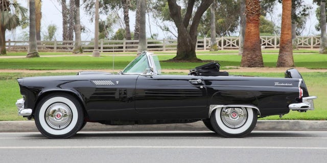 This stunning Ford Thunderbird owned by Marilyn Monroe from 1955 to 1962 will be sold by Julienâs Auctions, on November 17, 2018. See SWNS story SWMONROE. It is estimated that it will sell for $250,000-$500,000. One of the most desired women in the world, Monroeâs life was deeply troubled, but during the time that she owned this car she was enjoying some of the happiest days of her life. Soon after buying the Thunderbird, Monroe married the celebrated playwright Arthur Miller. A published report at the time suggests that Monroe and Miller drove this vehicle to their civil wedding ceremony on June 28, 1956 and likely their private wedding on June 30, 1956.