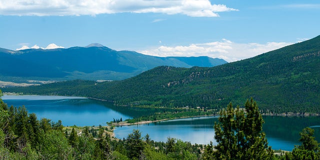 The benefits of hiking with the whole family. (Cal Sport Media via AP Images)