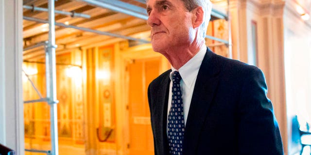El fiscal especial Robert Mueller, quien investiga la injerencia rusa en las elecciones estadounidenses, en la sede del Congreso en Washington el 21 de junio del 2017. (AP Photo/J. Scott Applewhite, File)