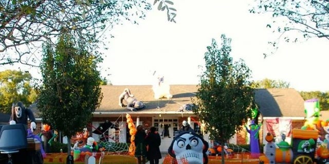 The Mueller's home at Halloween (image: Amy Mueller)